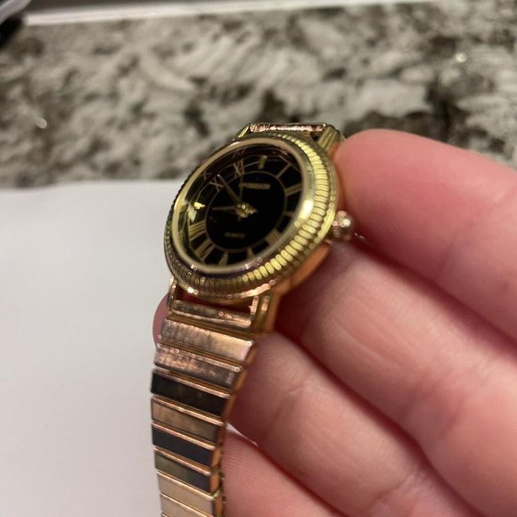 Working - Woman’s Signed McGregor LMG 515 Gold Tone Stretchy Stretch Wrist Watch - Picture 6 of 12